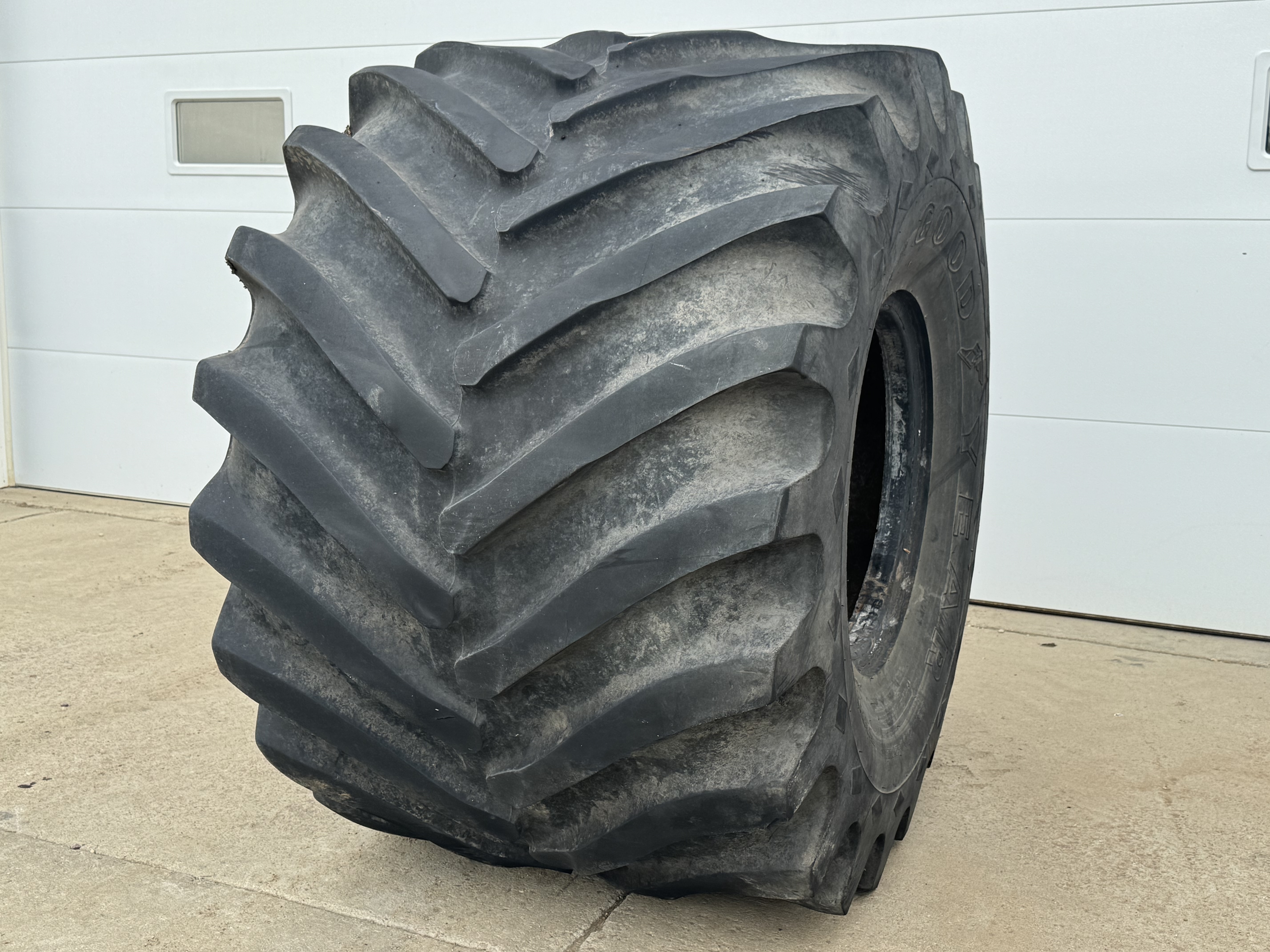 Image: Goodyear 66x43-25