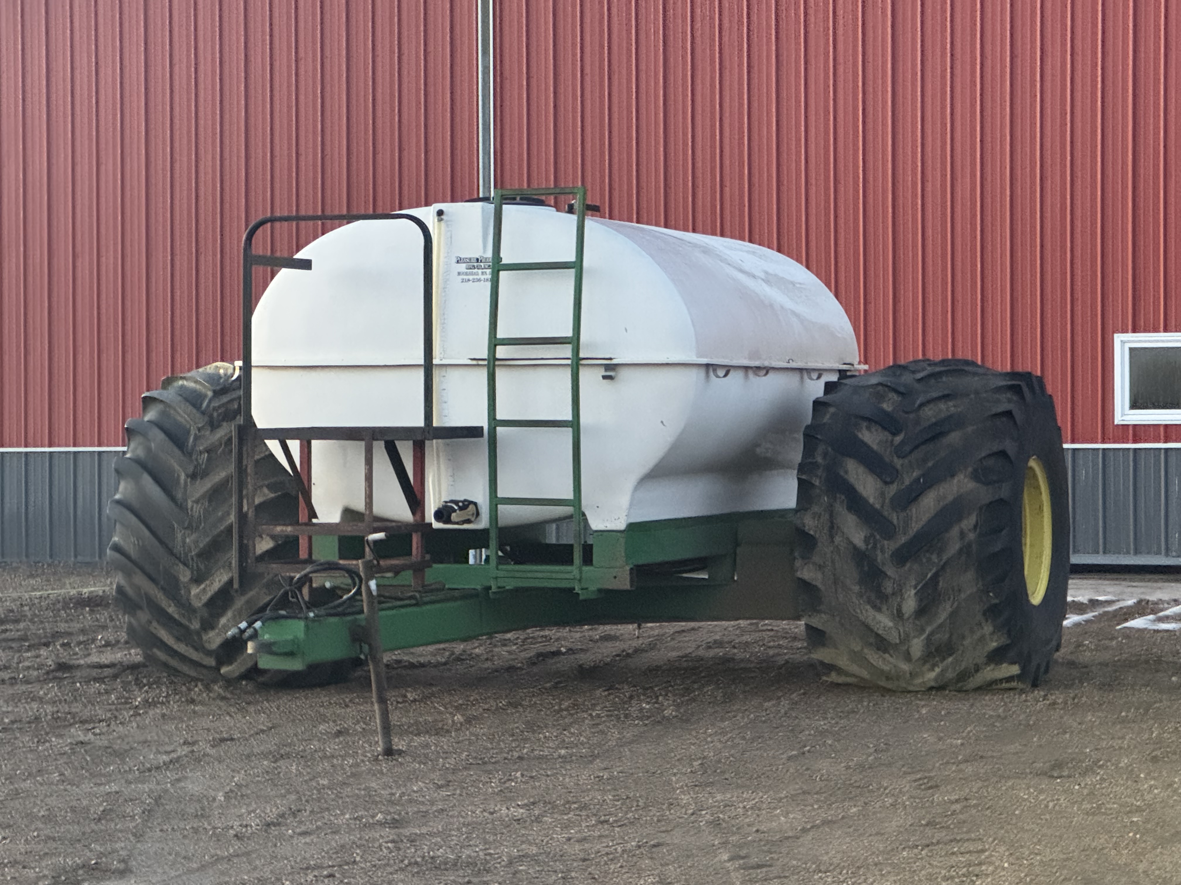 Image: Floater tire Tank/ Trailer