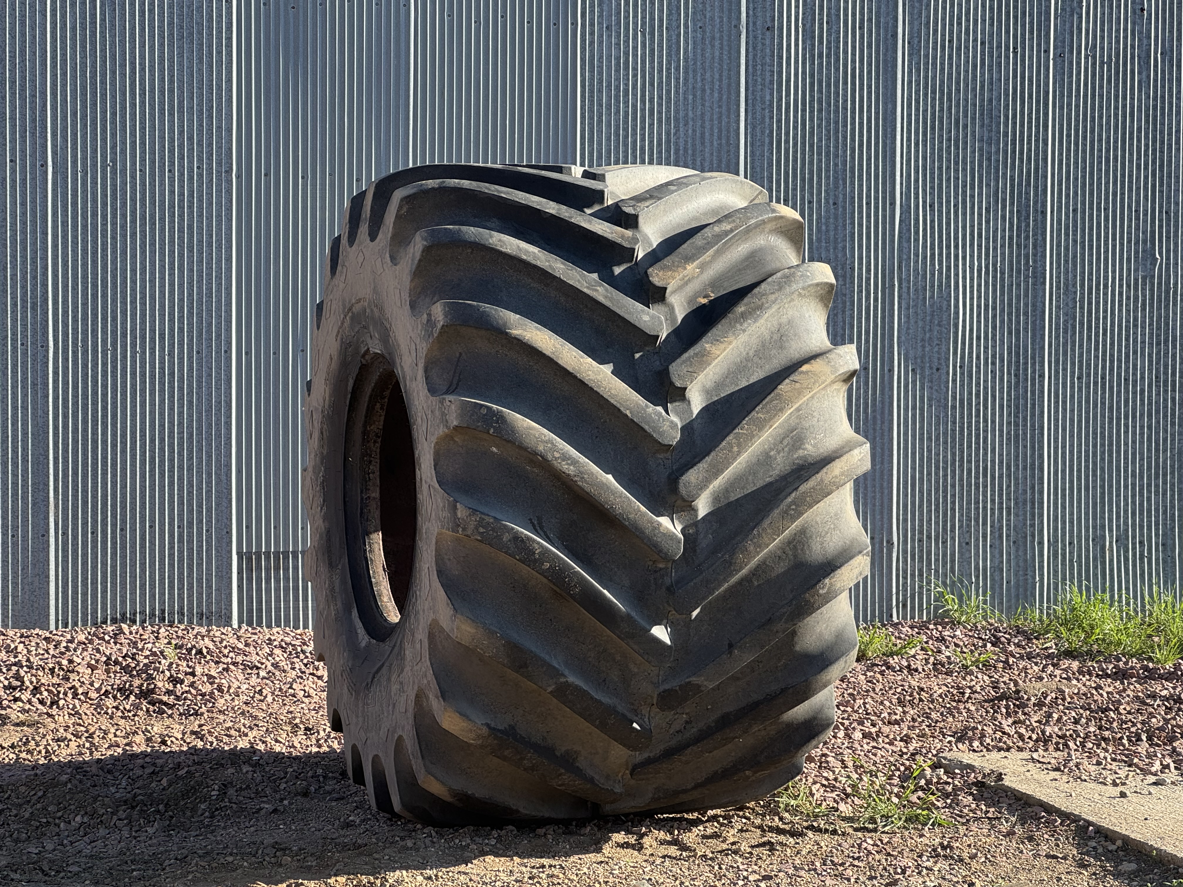 Image: Michelin 1050/50R32