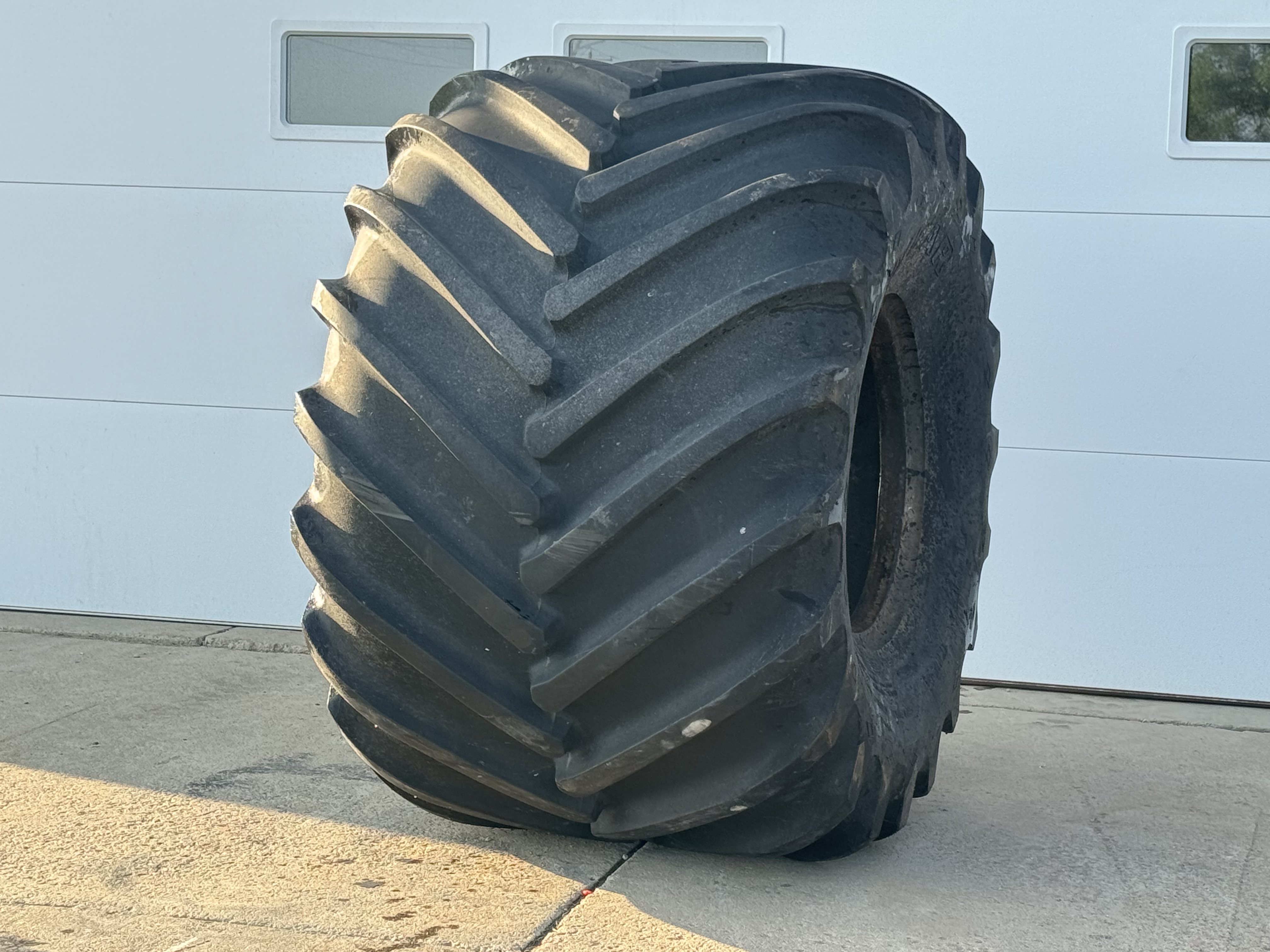 Image: Goodyear 66x43-25