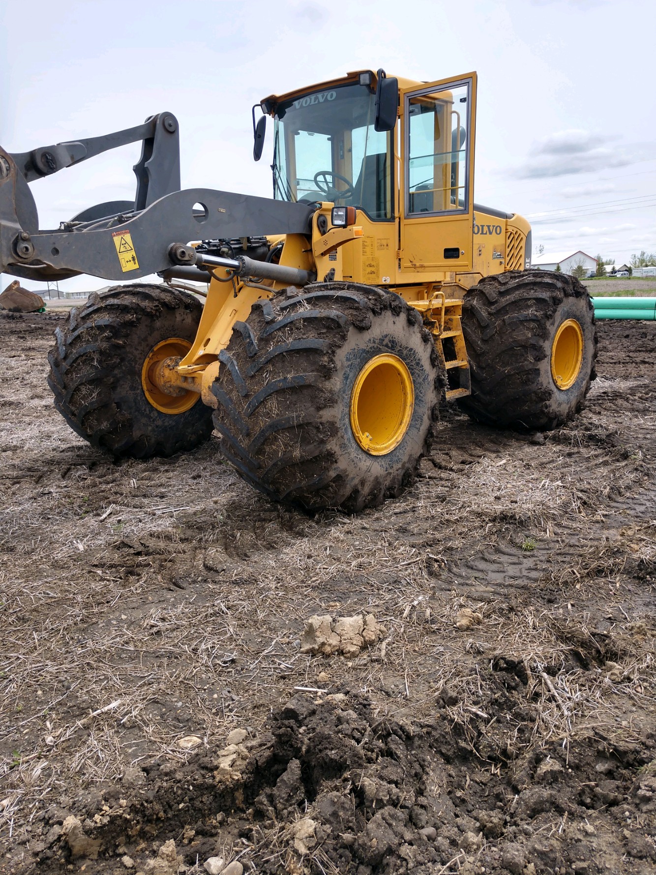 Image: Volvo Payloader with 66x43-25 tires and custom made rims. 