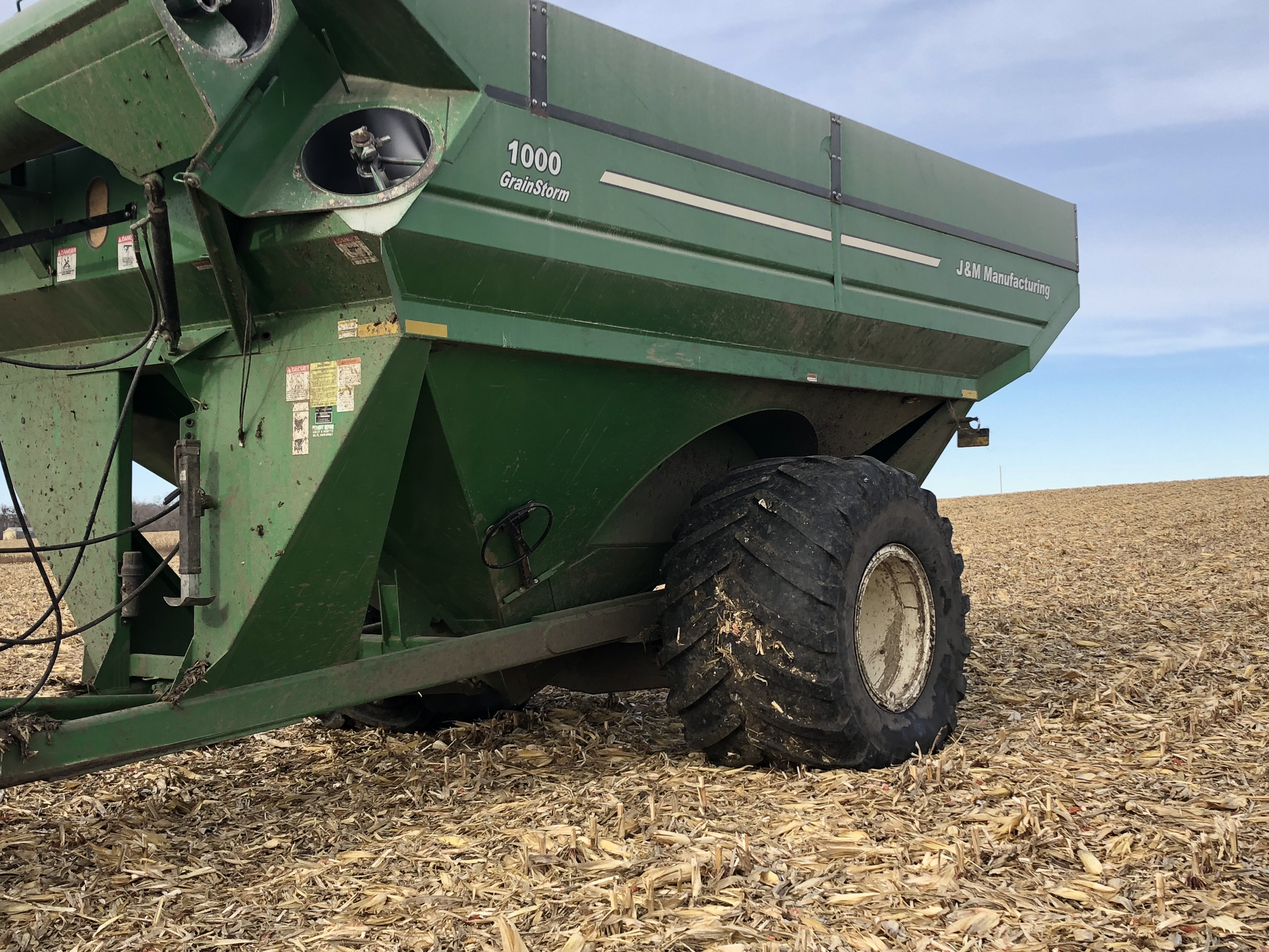 Image: J and M grain cart with 1050/50R32 custom rims